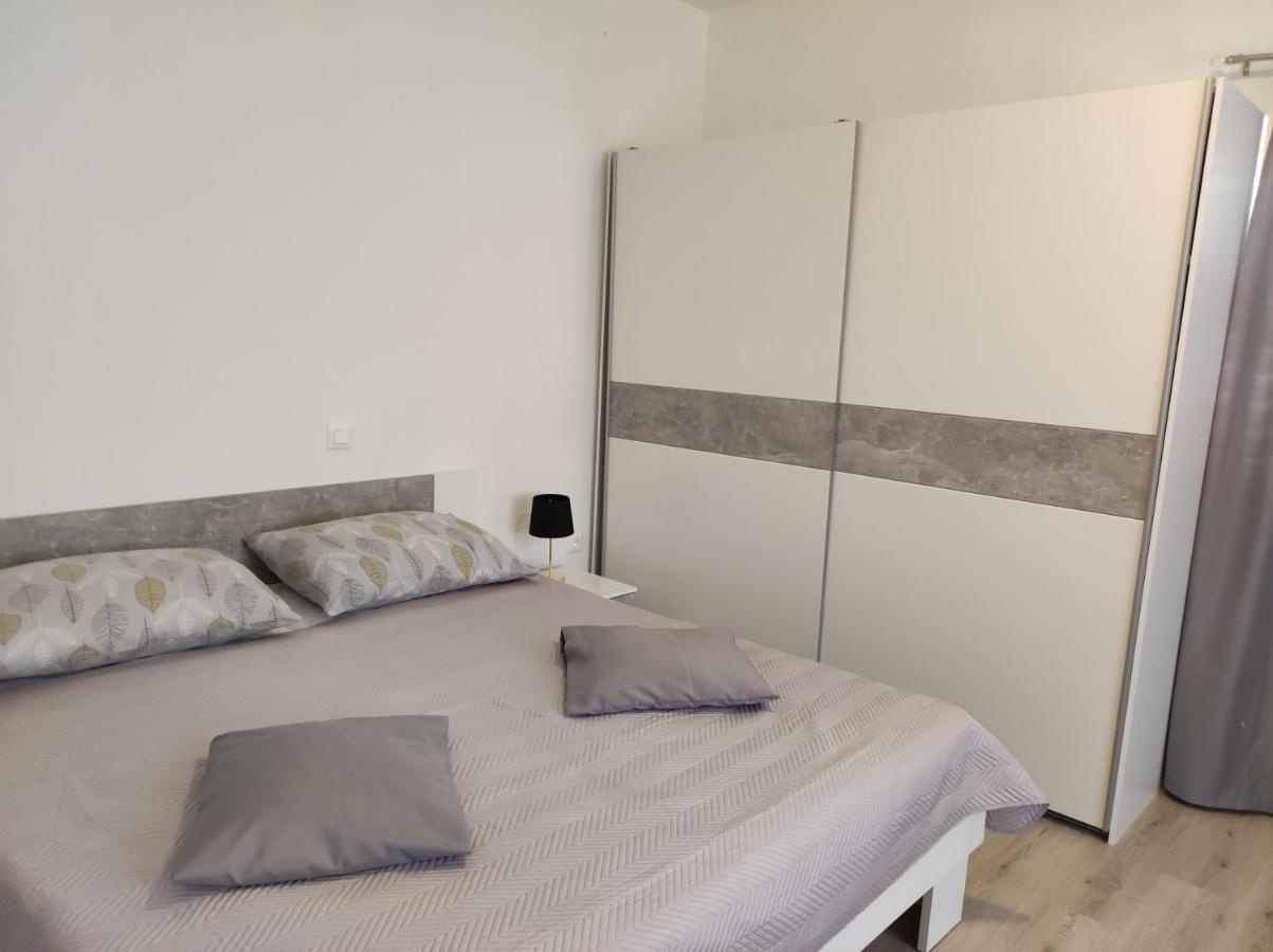 Apartments Erenda Fuskulin Exterior photo